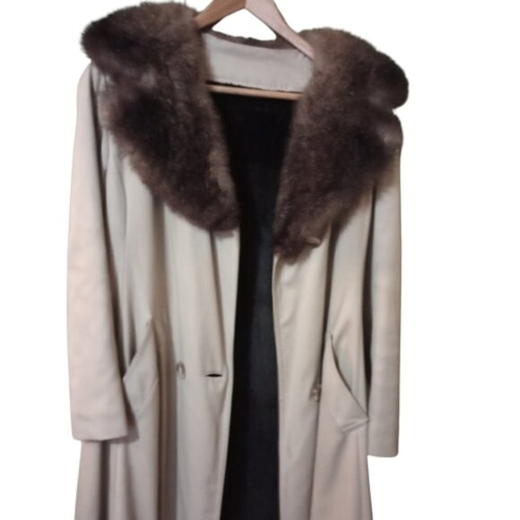 VINTAGE Saks Fifth Avenue Women's Coat Faux Fur Shawl Collar Gray Black